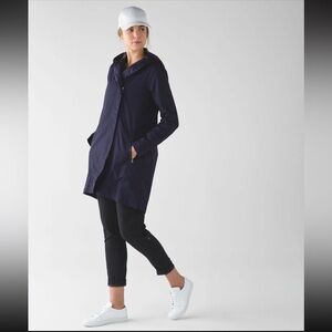 Lululemon Rare Savasana Waterproof Jacket Il
Deep Indigo Size 4